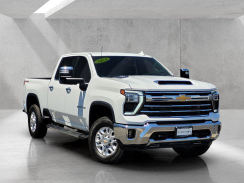 Used 2024 Chevrolet Silverado 2500 LTZ AWD/4WD image 1