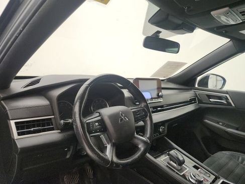 Used 2022 Mitsubishi Outlander SE FWD image 12