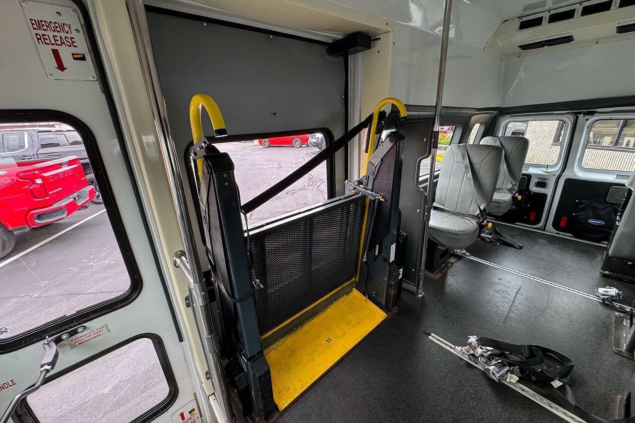 Used 2014 Ford E-350 and Econoline 350 Extended Super Duty w/ Power Group RWD image 27