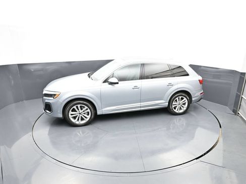 Used 2025 Audi Q7 3.0T Premium Plus AWD/4WD image 45