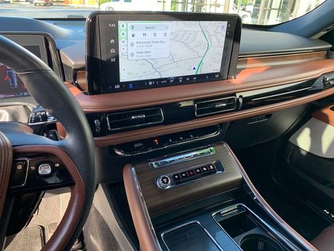 Certified 2025 Lincoln Aviator Reserve w/ Equipment Group 201A AWD/4WD image 27