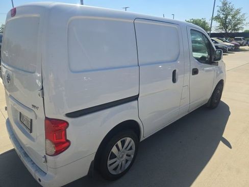 Used 2021 Nissan NV200 SV image 3