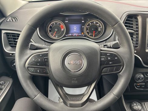 Used 2022 Jeep Cherokee Trailhawk w/ Comfort/Convenience Group image 25