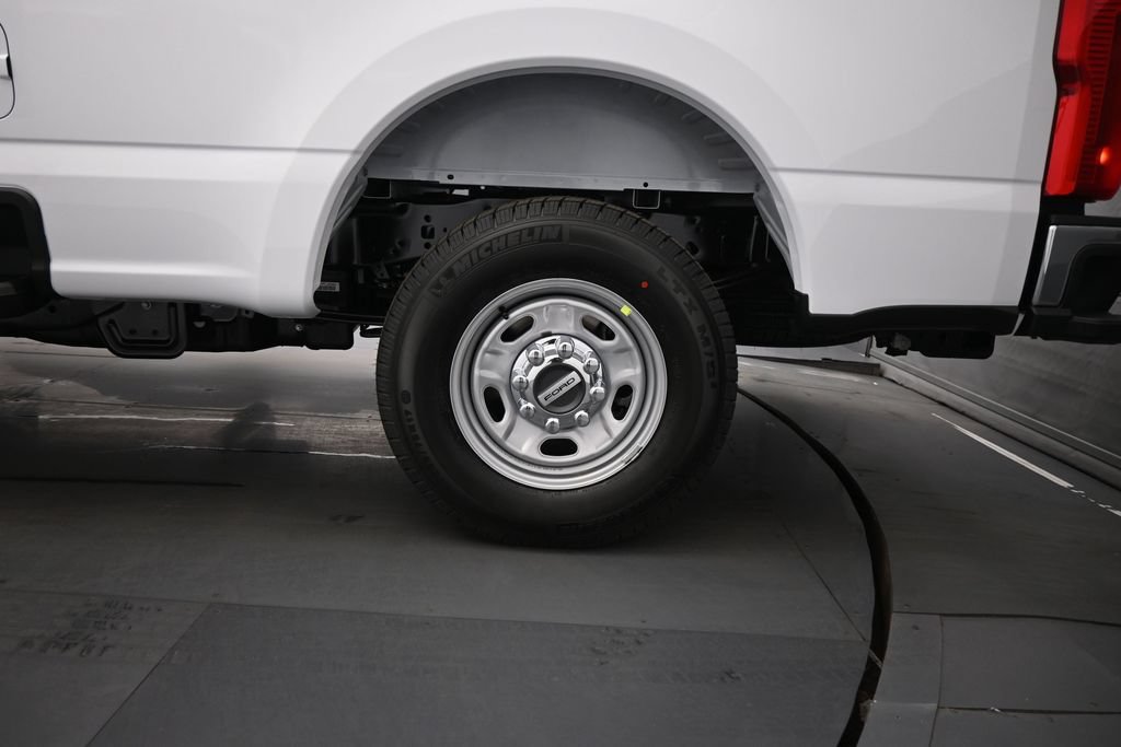 New 2026 Ford F250 XL w/ XL Chrome Package RWD image 16