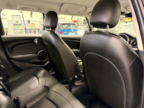 Used 2022 MINI Cooper 4-Door Hardtop w/ Storage Package FWD image 26