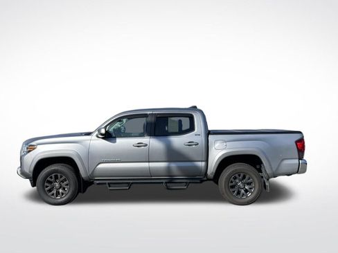 Used 2020 Toyota Tacoma SR5 image 2