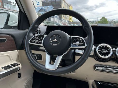 Used 2022 Mercedes-Benz GLB 250 4MATIC image 19