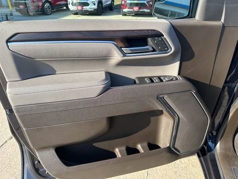 Used 2025 GMC Sierra 1500 SLT image 10