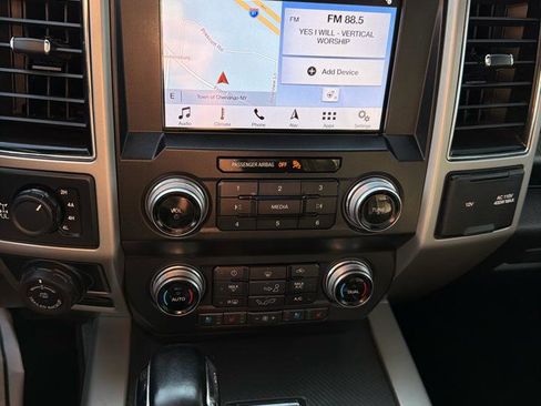 Used 2019 Ford F150 Lariat w/ Equipment Group 502A Luxury image 14