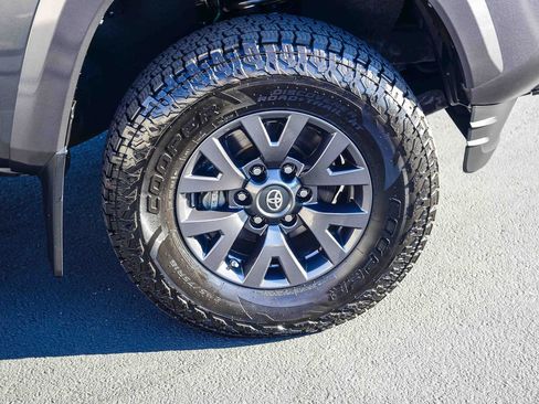 Certified 2021 Toyota Tacoma SR5 image 11