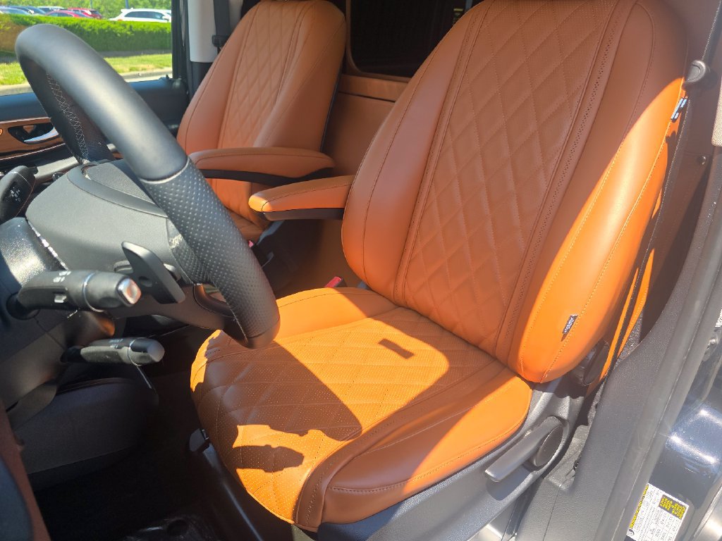 Used 2023 Mercedes-Benz Metris Passenger image 25