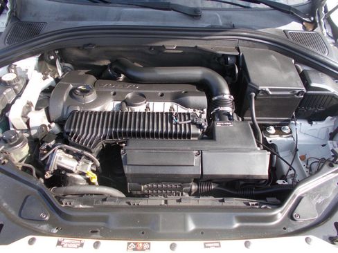 Used 2015 Volvo XC60 T5 image 9