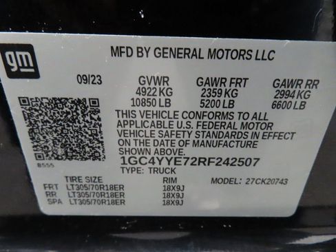 Used 2024 Chevrolet Silverado 2500 ZR2 w/ Technology Package image 86