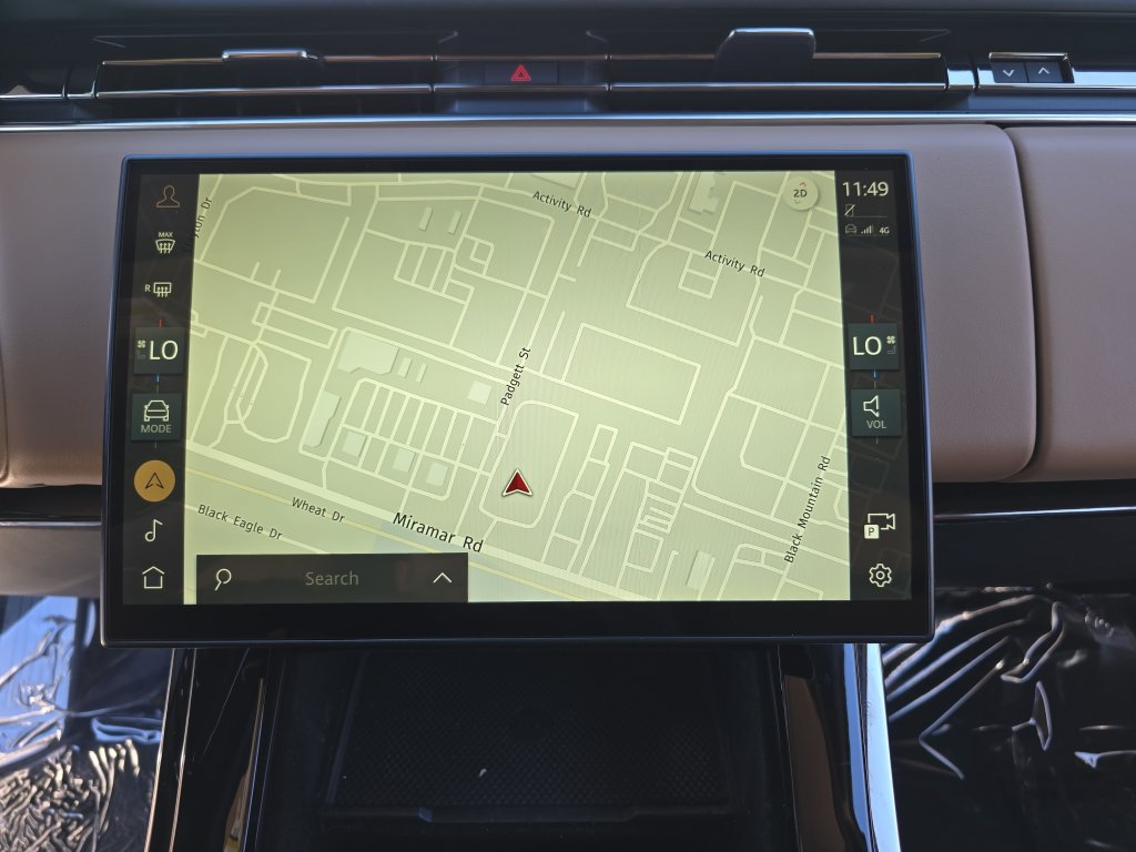 Used 2024 Land Rover Range Rover Sport SE AWD/4WD image 23
