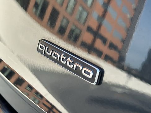 Used 2019 Audi Q5 Prestige w/ Prestige Package image 11