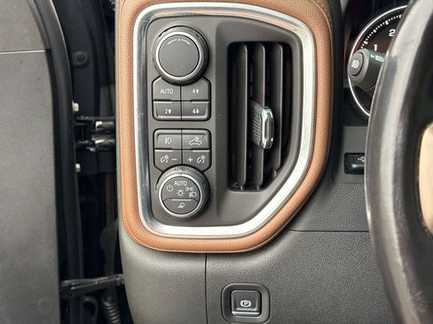 Used 2019 Chevrolet Silverado 1500 High Country w/ Technology Package image 32