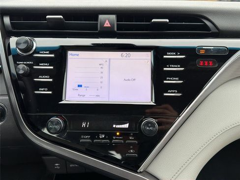 Used 2018 Toyota Camry SE w/ Convenience Package image 14