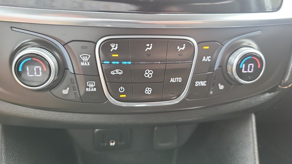 Used 2018 Chevrolet Traverse LT AWD/4WD image 34
