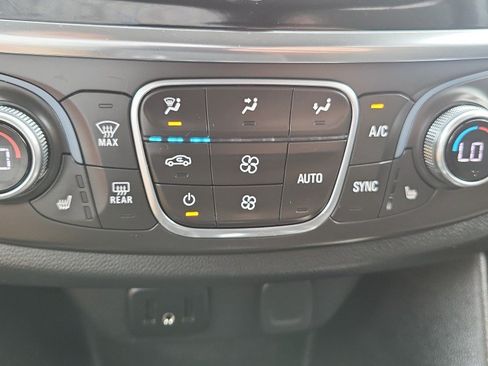 Used 2018 Chevrolet Traverse LT AWD/4WD image 34