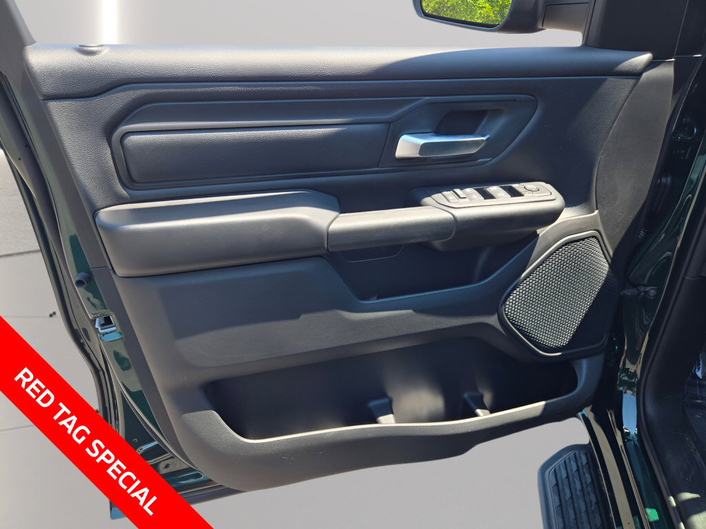 New 2026 RAM 1500 Express AWD/4WD image 23