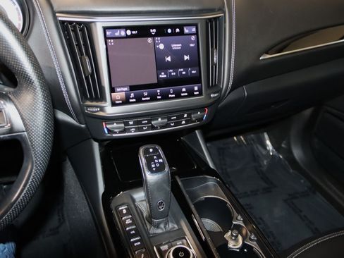 Used 2022 Maserati Levante Modena AWD/4WD image 48