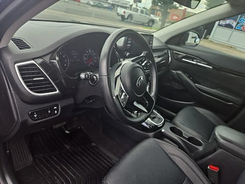 Used 2021 Kia Seltos EX AWD/4WD image 11