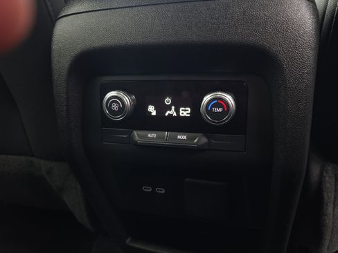 Used 2025 GMC Acadia Elevation image 36