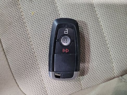 Used 2020 Ford Edge SE FWD image 32