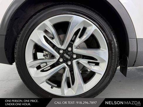 Used 2018 Lincoln MKX Reserve w/ Driver Assistance Package FWD image 13