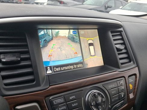 Used 2020 Nissan Pathfinder Platinum image 27