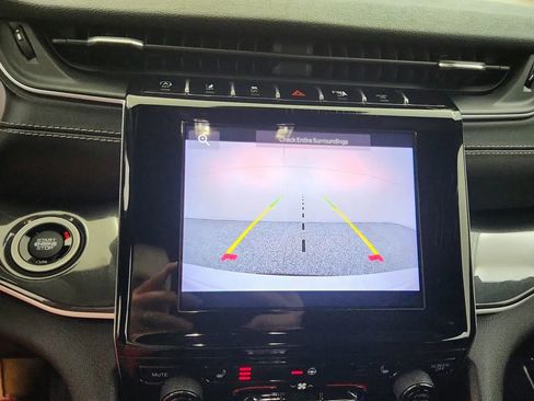 Used 2021 Jeep Grand Cherokee L Laredo image 36