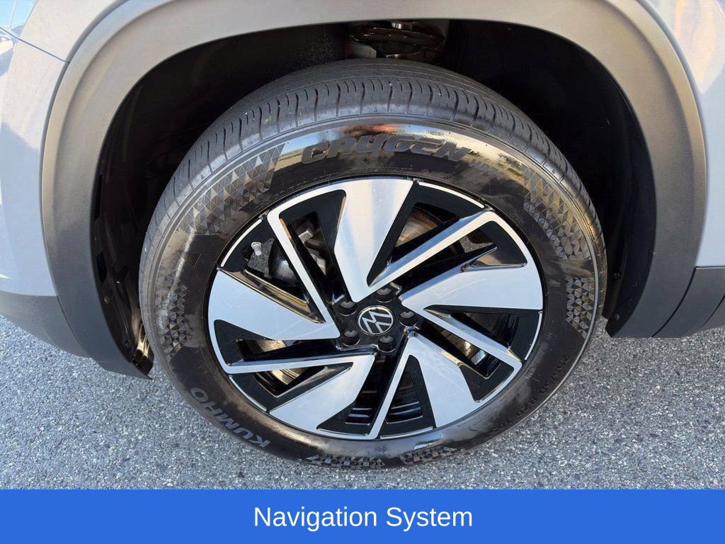 Used 2025 Volkswagen Atlas SEL AWD/4WD image 12