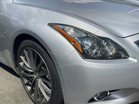 Used 2014 INFINITI Q60 Convertible w/ Premium Package RWD image 10