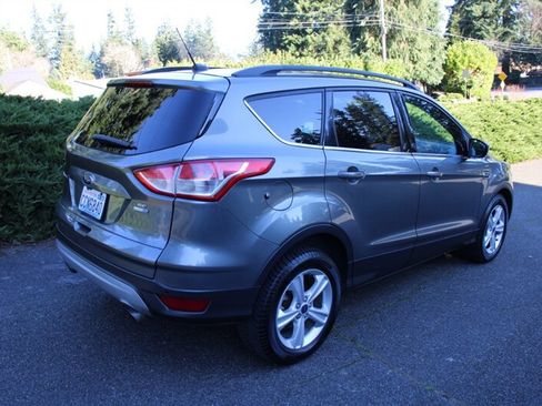 Used 2014 Ford Escape SE w/ Equipment Group 201A image 3