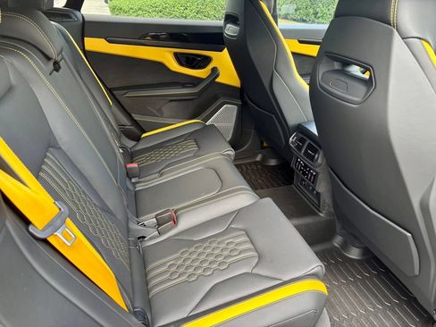 Used 2025 Lamborghini Urus S AWD/4WD image 26