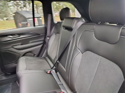 New 2025 Jeep Grand Cherokee Altitude w/ Trailer Tow Package image 29