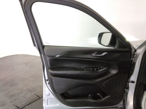 Used 2024 Jeep Grand Cherokee L Laredo image 31