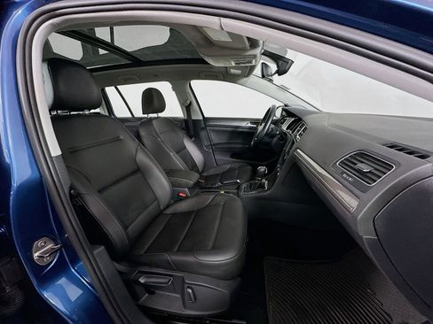 Used 2017 Volkswagen Golf Alltrack S image 30