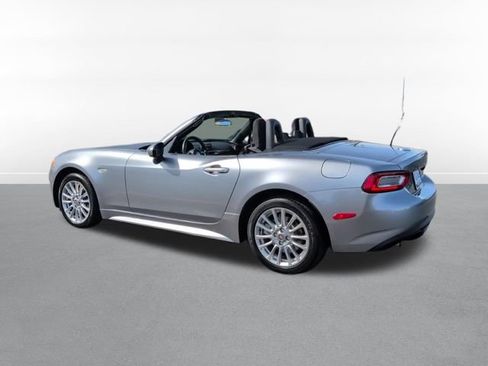 Used 2017 FIAT 124 Spider Classica image 6