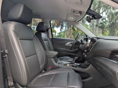 Used 2020 Chevrolet Traverse RS FWD image 18