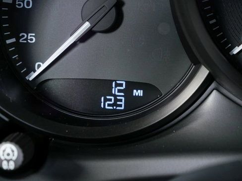 New 2026 Porsche Macan image 9