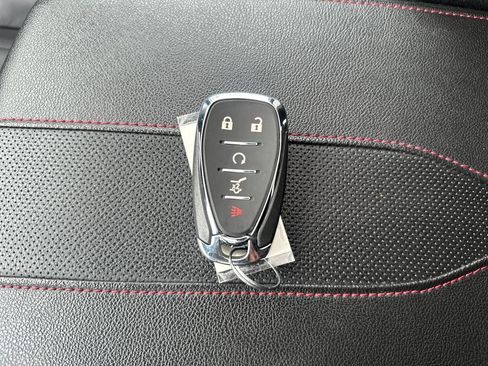 Used 2023 Chevrolet Traverse RS image 22