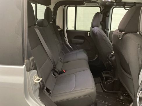 Certified 2023 Jeep Gladiator Sport AWD/4WD image 27