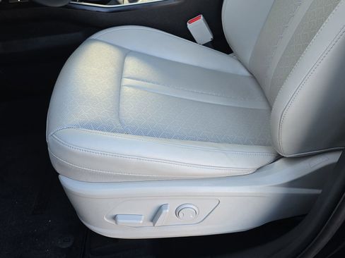 Used 2023 Kia Sorento S image 31