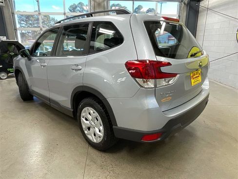 Used 2021 Subaru Forester image 3
