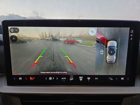 Used 2025 Ford Explorer Platinum w/ Ultimate Package image 21