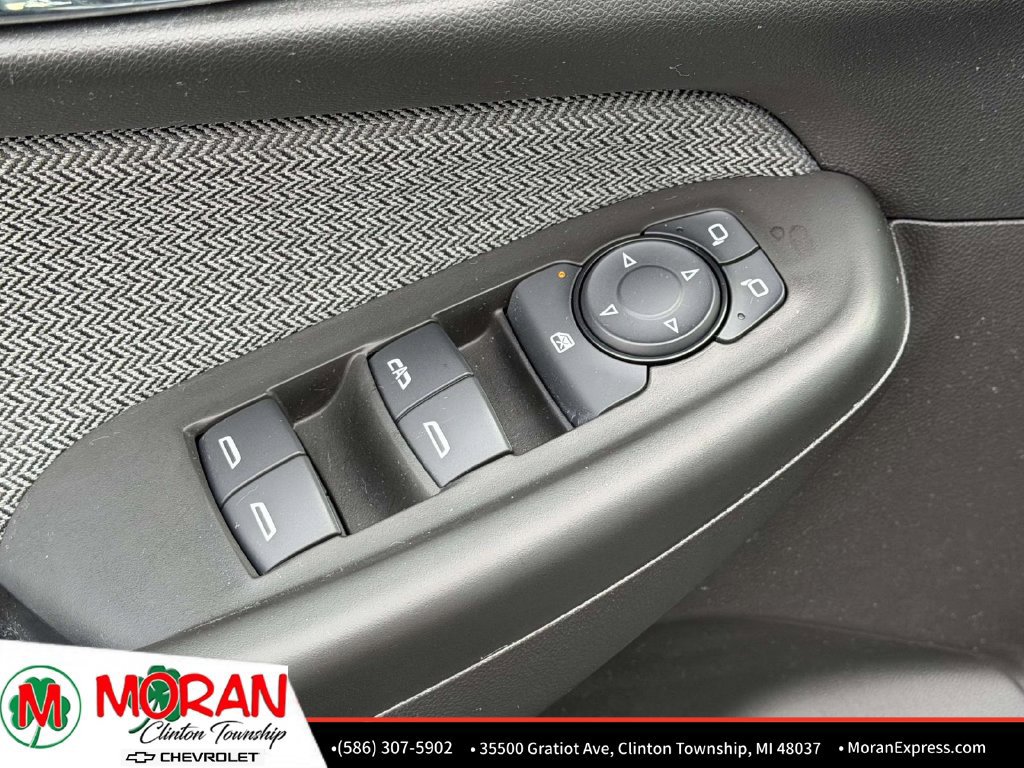 Used 2025 Chevrolet TrailBlazer LT AWD/4WD image 16