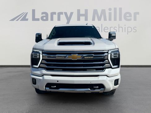 Used 2024 Chevrolet Silverado 2500 High Country w/ Technology Package AWD/4WD image 8
