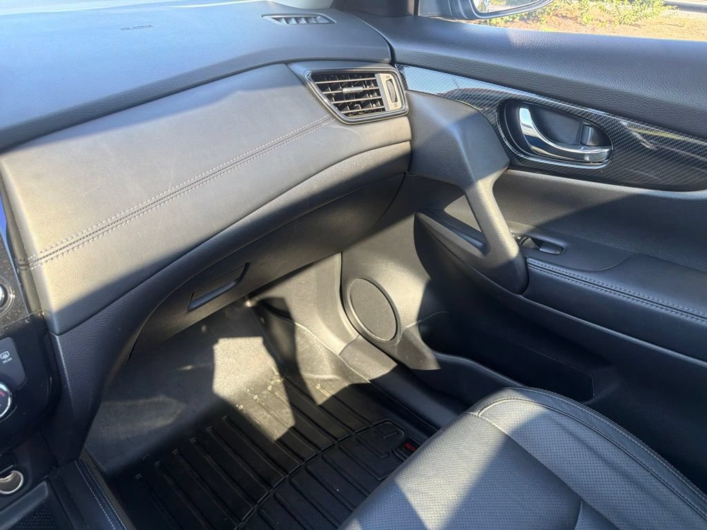 Used 2018 Nissan Rogue SL w/ Premium Package FWD image 18