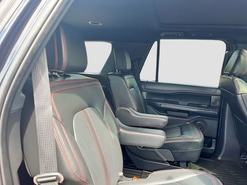 Used 2022 Ford Expedition Limited image 30